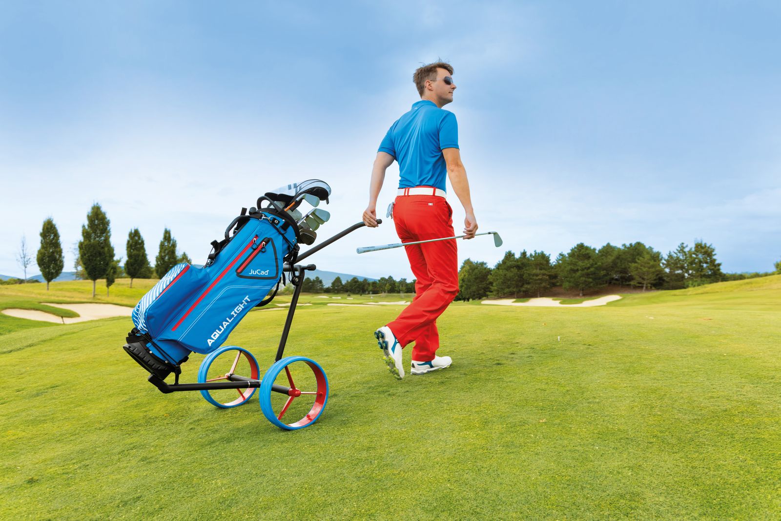 Golfer_JuCad-Carbon-Shadow_Bag-Aqualilght-blau-rot_RGB_1.jpg